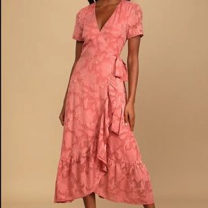 Lulu’s Floral Jacquard Short Sleeve Wrap Midi Dress. Size M.